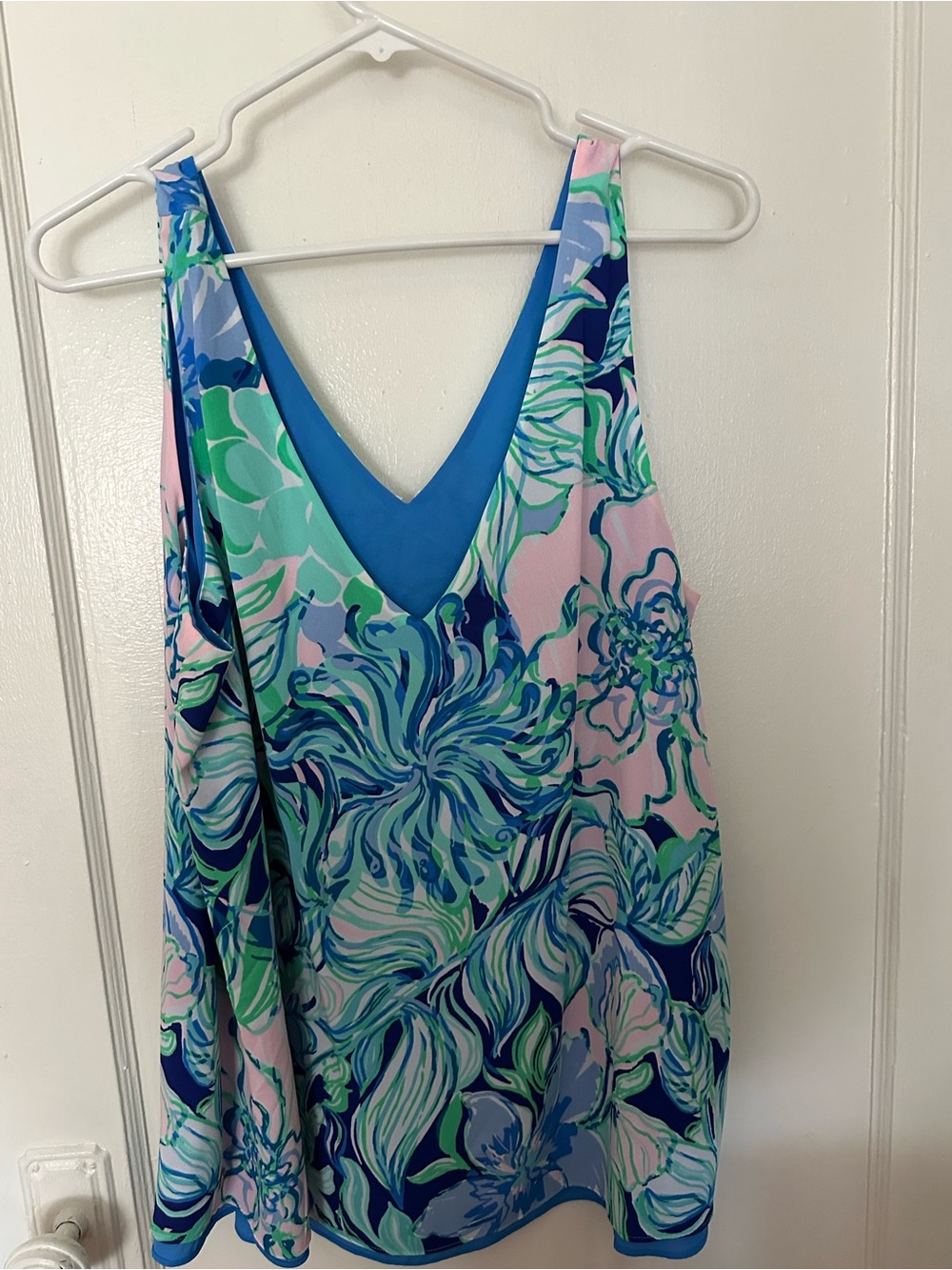Sleeveless Floral V-Neck Tank Top in Blue, Green & Pink. Reversible.  Silk.